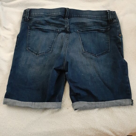 Isabel Maternity by Ingrid & Isabel Size 14 Maternity Bermuda Jean Shorts - Picture 3 of 10